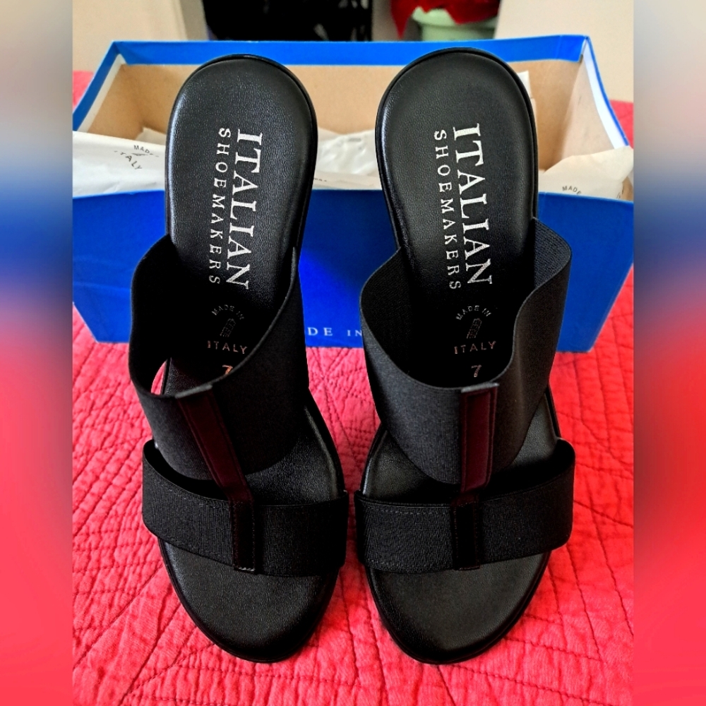 Italian Showmaker Black Sandles